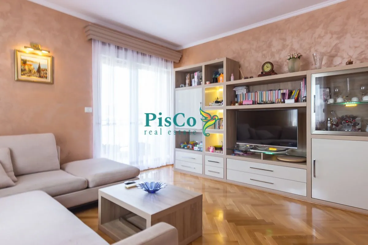 Izdavanje, dvosoban stan, 88m², City Kvart, Podgorica