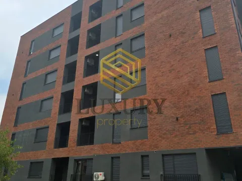 Izdavanje, trosoban stan, 81m², Vezirov Most, Podgorica - image 12