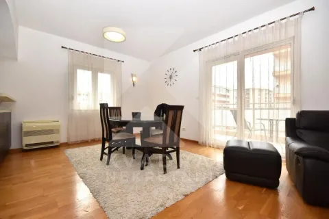 Rent, three bedroom apartment, 120m², City Kvart, Podgorica - image 3