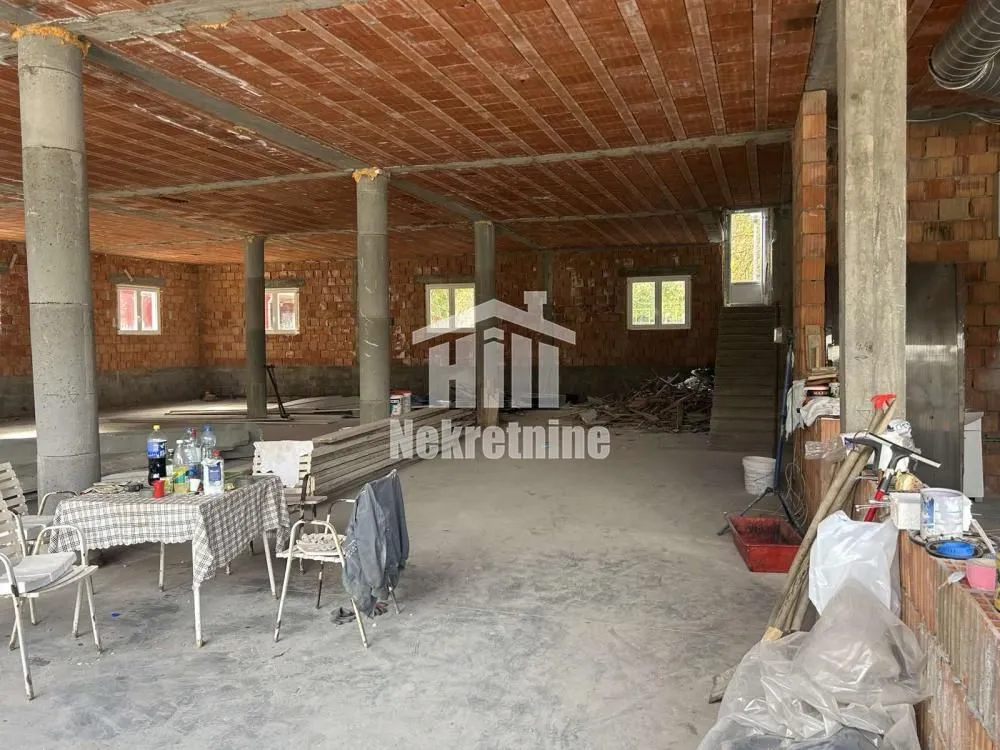 Rent, office space, 330m², Umka, Beograd