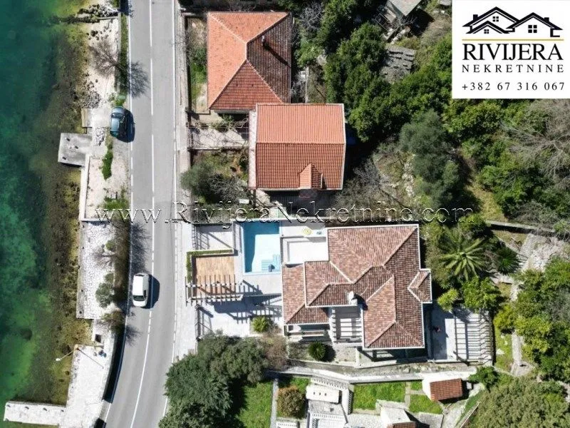 Prodaja, kuća, 405m², Strp, Kotor