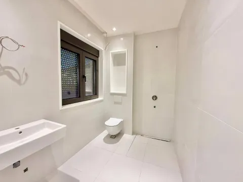 Prodaja, trosoban stan, 236m², Centar, Tivat - image 2