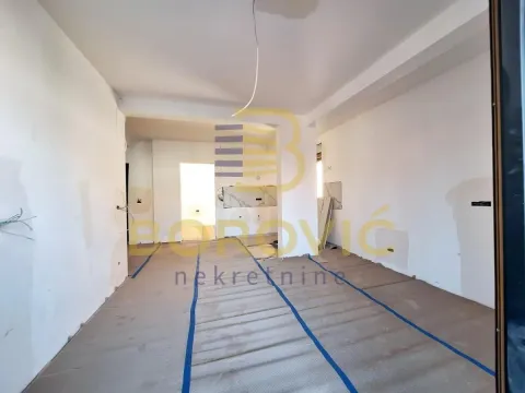 Prodaja, dvosoban stan, 68m², Kluz, Zvezdara Sve Podlokacije - image 1