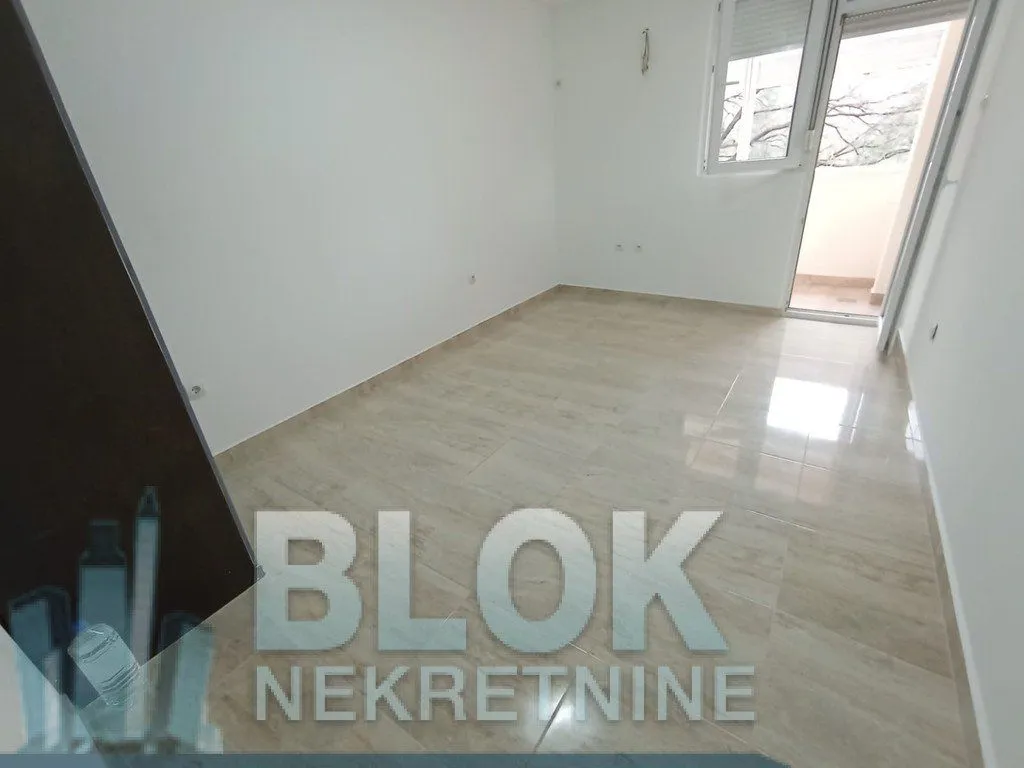 Izdavanje, dvosoban stan, 65m², Blok 5, Podgorica