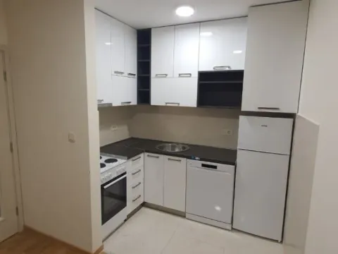 Izdavanje, jednosoban stan, 43m², City Kej, Podgorica