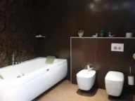 Izdavanje, četvorosoban stan, 178m², Tološka šuma, Podgorica - image 7