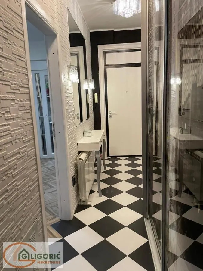 Sale, three bedroom apartment, 69m², Stari Grad, Beograd
