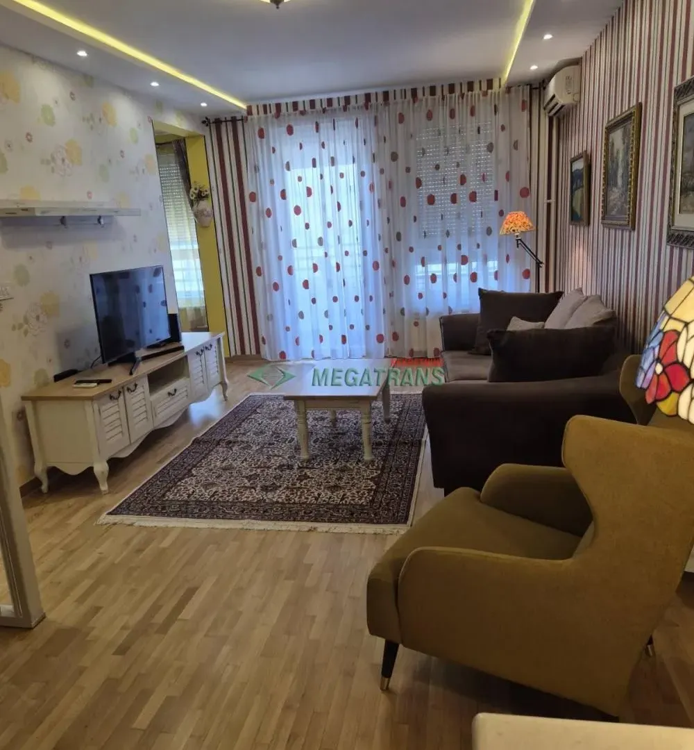 Izdavanje, trosoban stan, 102m², Belvil, Beograd