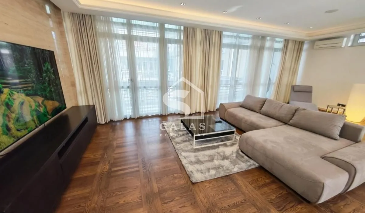 Izdavanje, trosoban stan, 148m², Savski Venac, Beograd