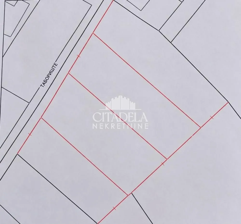 Katastarski plan parcele sa označenim granicama.