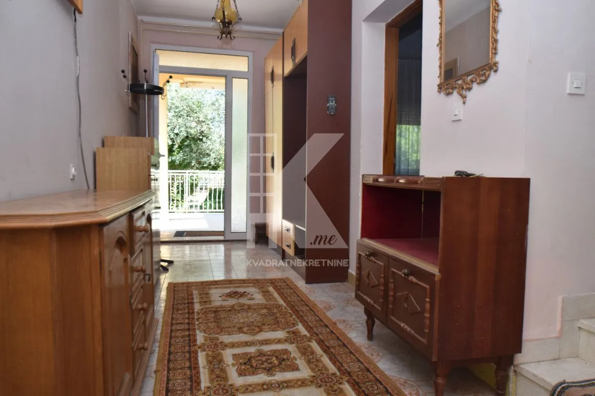 Sale, house, 240m², Dahna, Podgorica