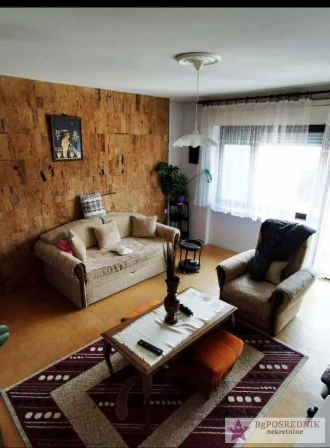 Prodaja, kuća, 200m², Centar, Inđija