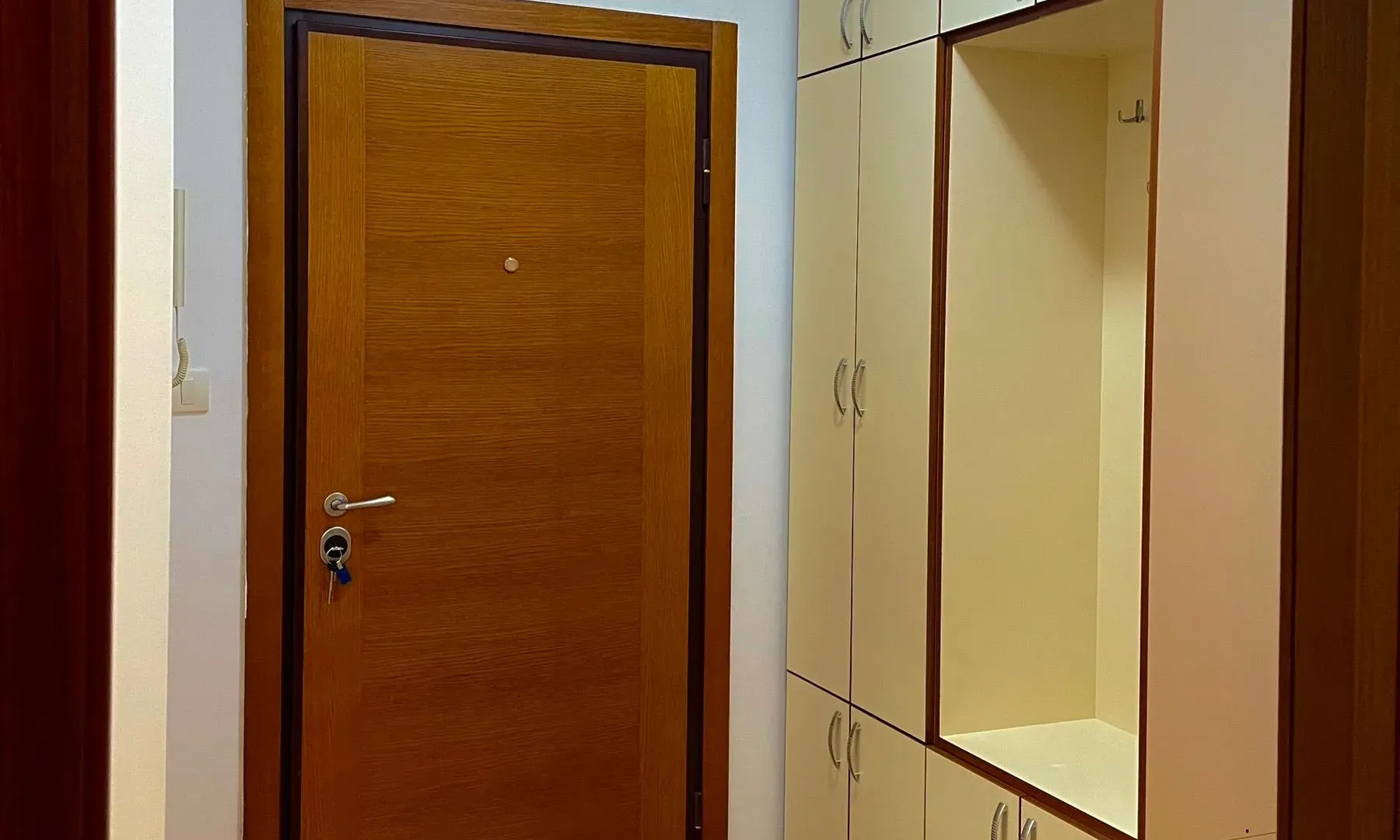 Izdavanje, jednosoban stan, 63m², Rozino, Budva