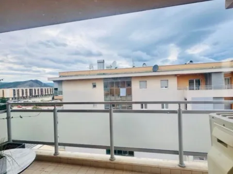 Izdavanje, jednosoban stan, 52m², City Kvart, Podgorica - image 2