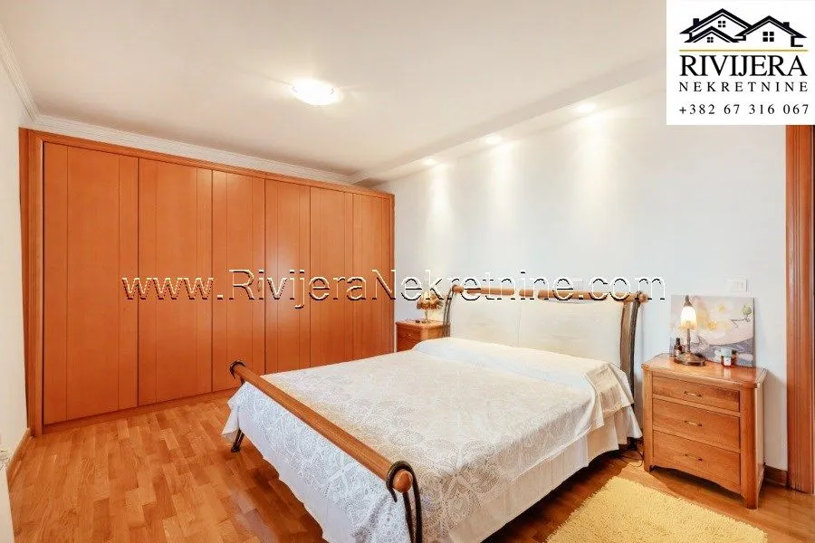 Prodaja, trosoban stan, 244m², Centar, Herceg Novi