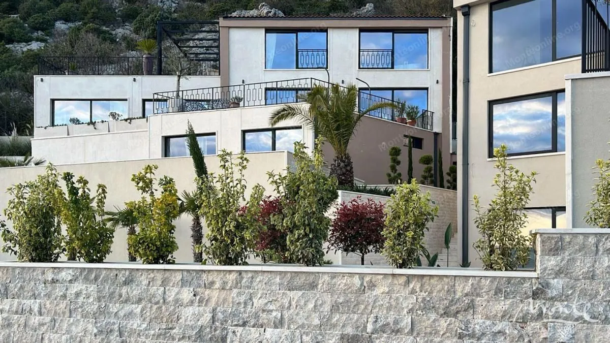 Sale, house, 330m², Kuljače, Budva