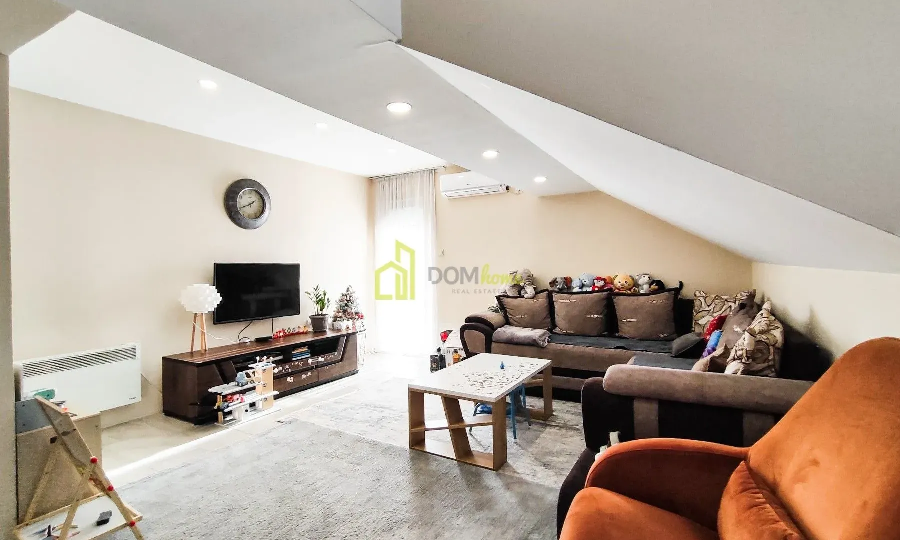 Prodaja, kuća, 250m², Tološi, Podgorica