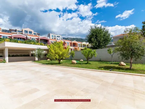Sale, house, 400m², Bečići, Budva - image 31