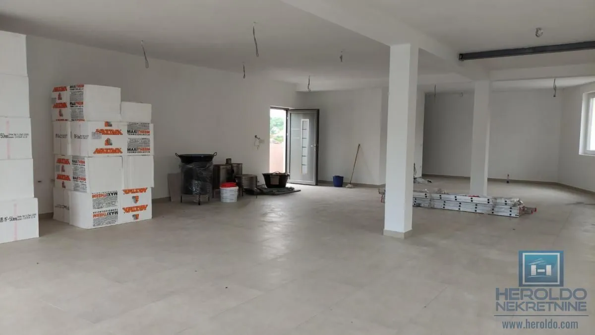Rent, office space, 140m², Centar, Leskovac