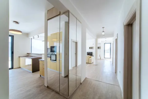 Prodaja, trosoban stan, 233m², Bečići, Budva - image 3