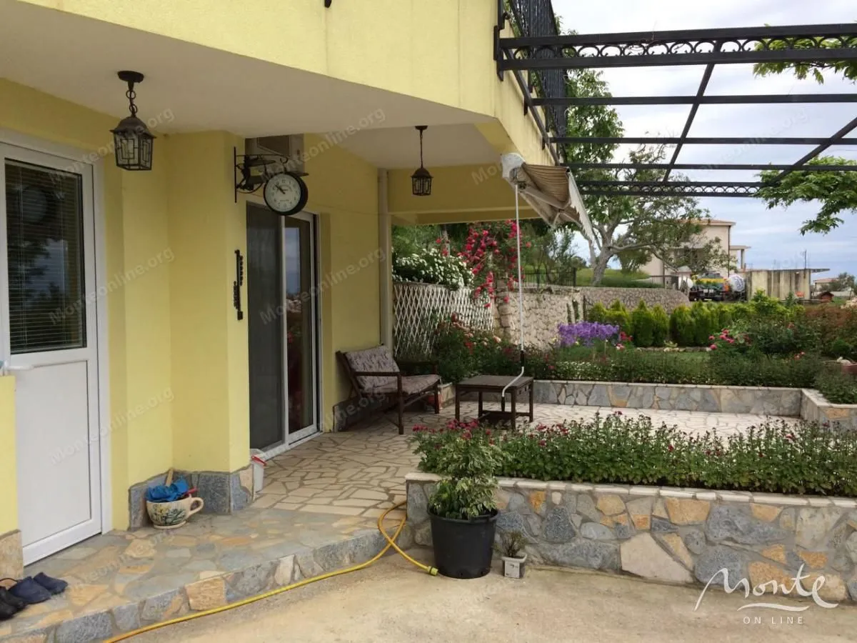 Prodaja, kuća, 380m², Dobre Vode, Bar