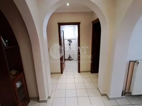 Prodaja, kuća, 250m², Novi Banovci, Stara Pazova - image 12