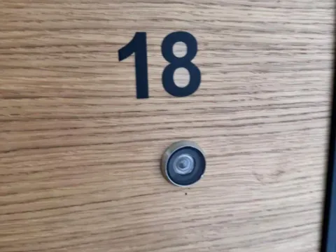 Prodaja, trosoban stan, 65m², Budva, Crna Gora - image 2