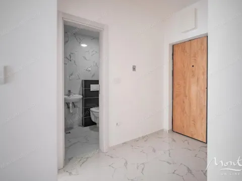 Sale, one bedroom apartment, 46m², Podkošljun, Budva - image 14