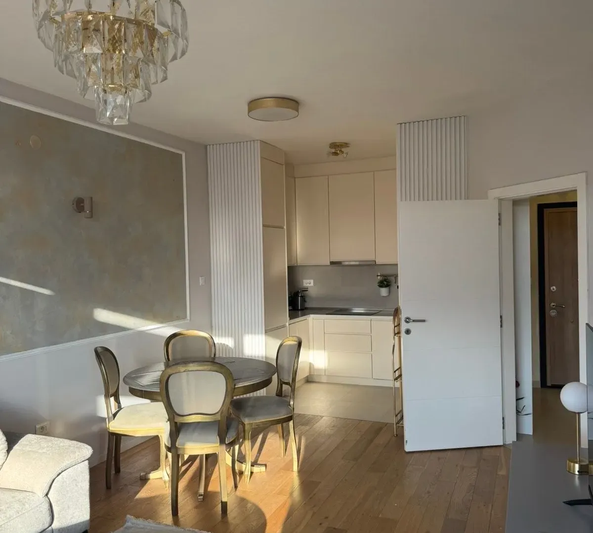 Izdavanje, jednosoban stan, 47m², Pod Goricom, Podgorica