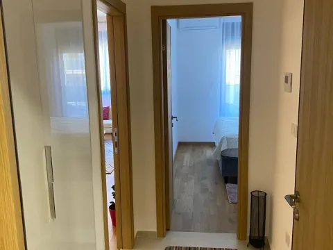 Izdavanje, jednosoban stan, 48m², City Kvart, Podgorica - image 4