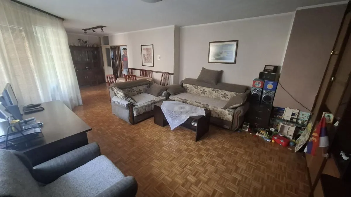 Prodaja, trosoban stan, 83m², Novo naselje, Novi Sad