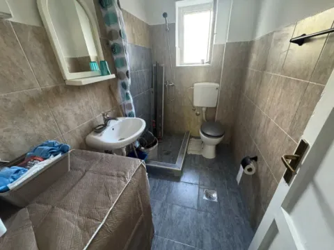 Izdavanje, kuća, 23m², Dalmatinska ulica, Podgorica - image 2