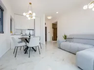 Izdavanje, dvosoban stan, 60m², Tivat, Crna Gora - image 3
