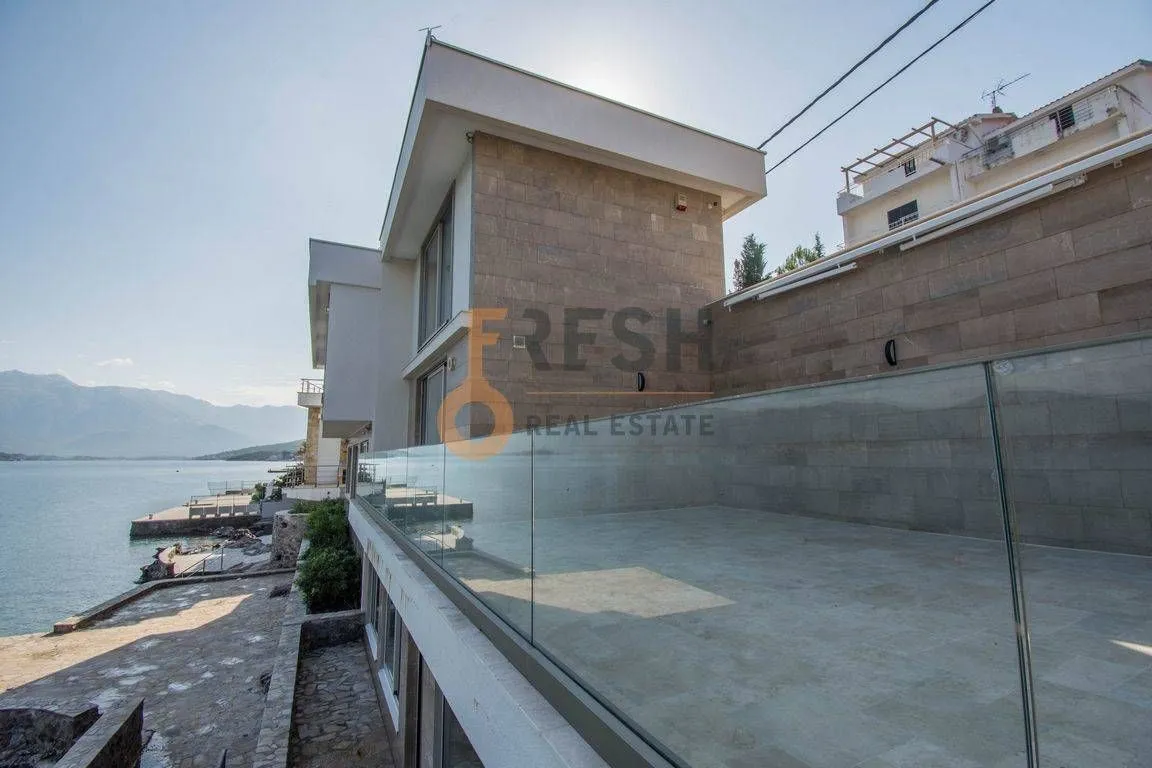 Sale, house, 240m², Tivat, Crna Gora