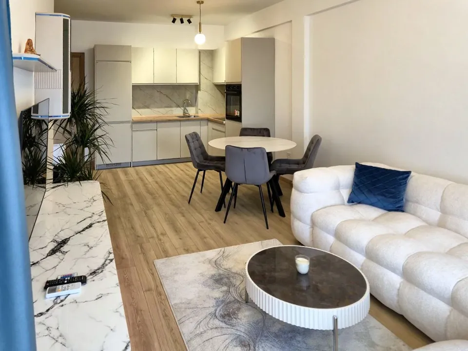 Izdavanje, jednosoban stan, 43m², Podkošljun, Budva