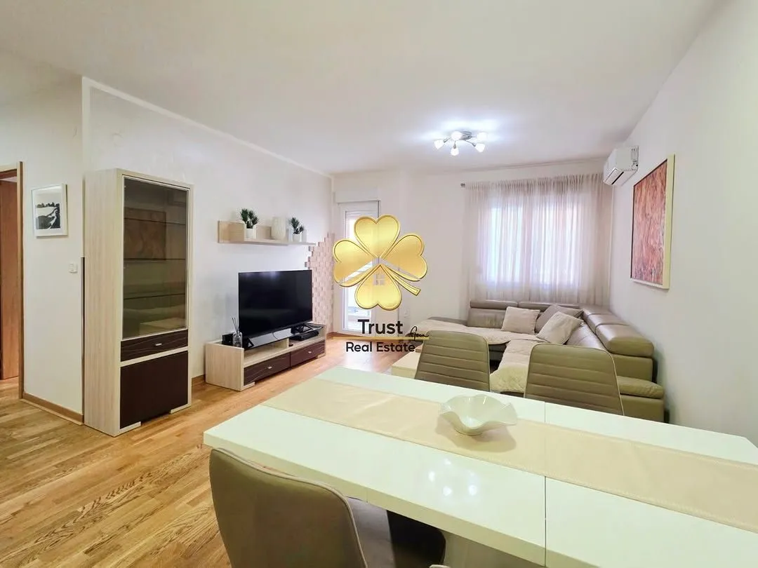 Izdavanje, dvosoban stan, 70m², City Kvart, Podgorica