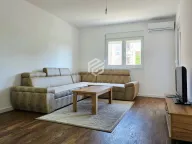 Izdavanje, dvosoban stan, 63m², Stari Aerodrom, Podgorica - image 1