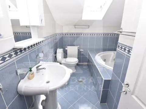 Izdavanje, kuća, 250m², Zagorič, Podgorica - image 21