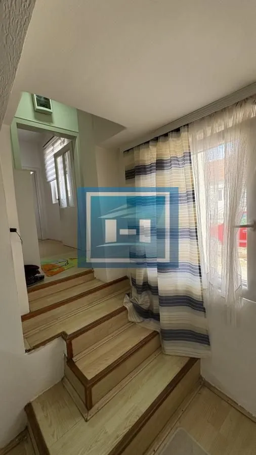 Prodaja, dvosoban stan, 64m², Vašarište, Jagodina