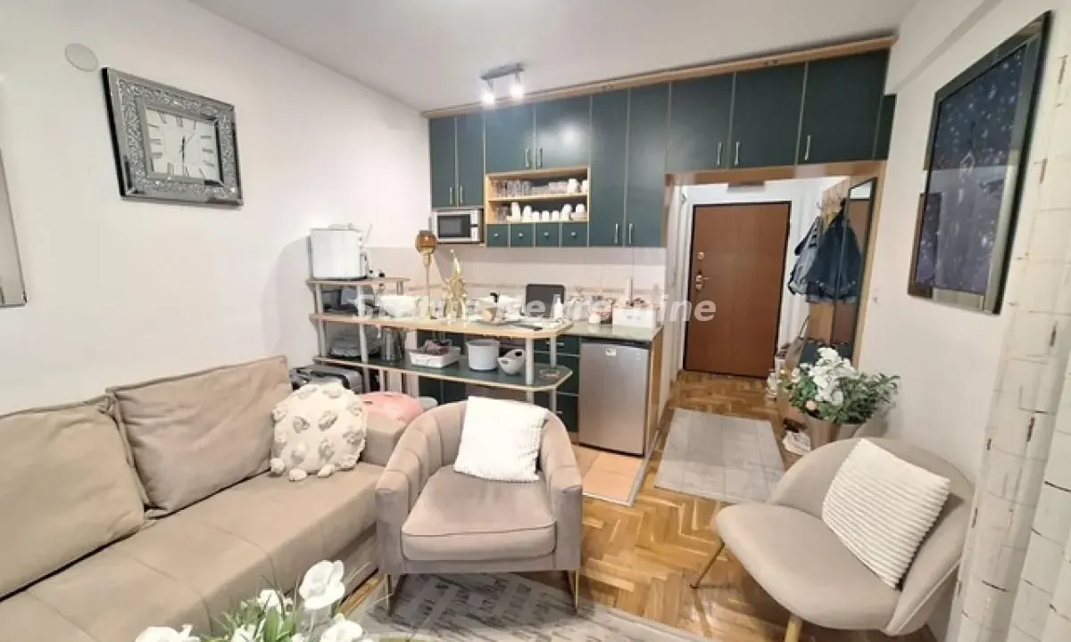 Izdavanje, garsonjera, 25m², Rotkvarija, Novi Sad Sve Podlokacije