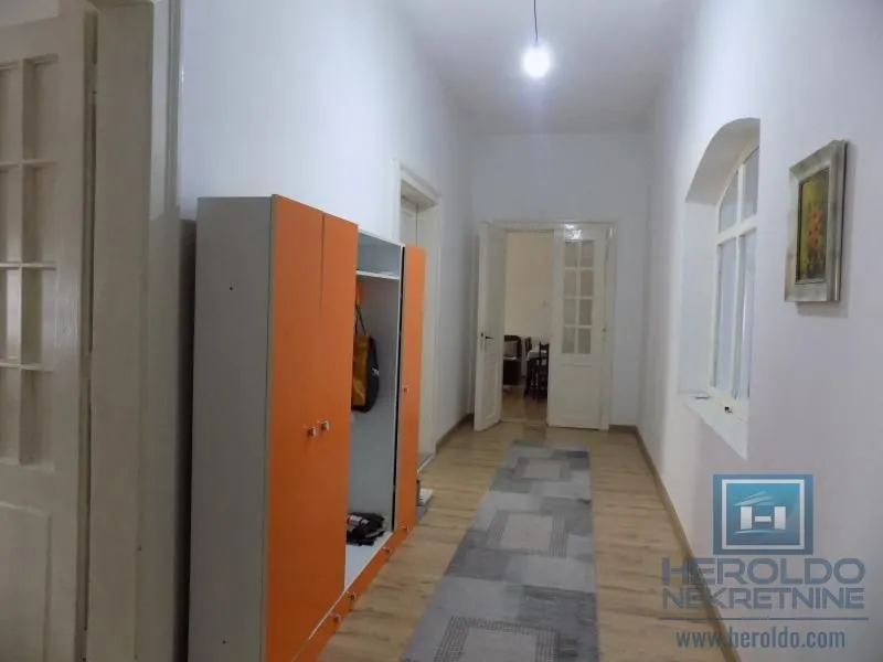 Prodaja, četvorosoban stan, 106m², Ćuprija, Srbija