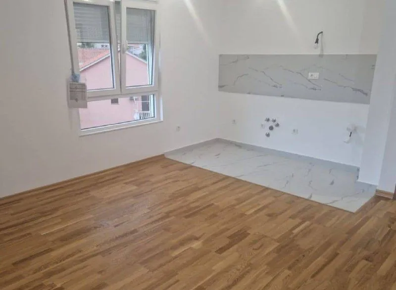 Prodaja, jednosoban stan, 43m², Lazi, Budva