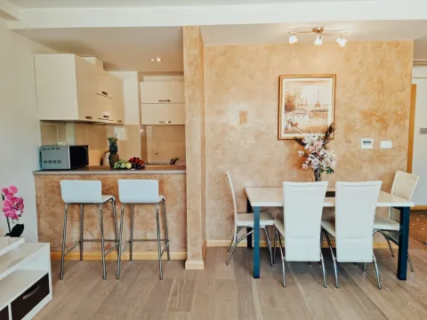 Prodaja, jednosoban stan, 61m², Centar, Budva - image 5