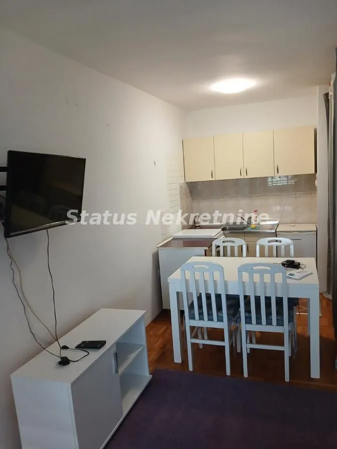 Izdavanje, garsonjera, 26m², Nova Detelinara, Novi Sad Sve Podlokacije