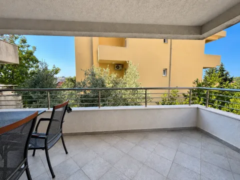 Rent, two bedroom apartment, 105m², Petrovac, Budva - image 7