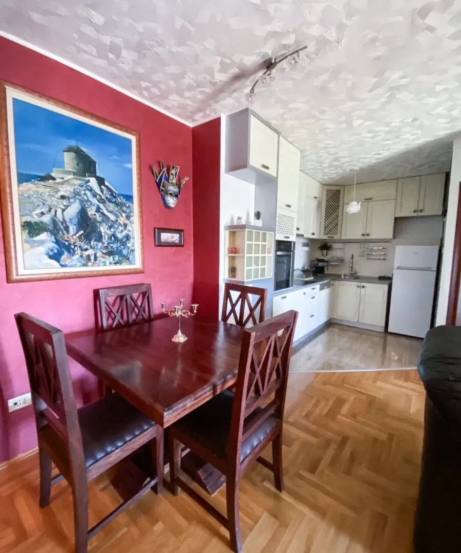 Izdavanje, dvosoban stan, 54m², City Kvart, Podgorica