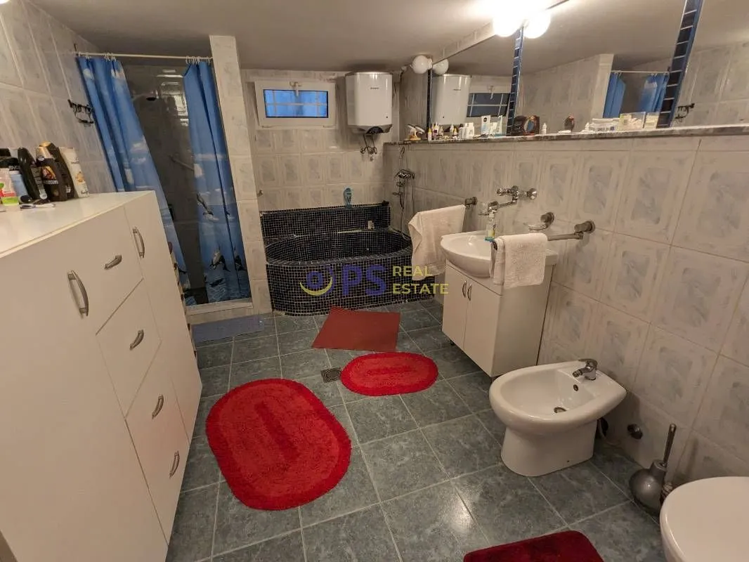 Sale, house, 300m², Bar, Crna Gora