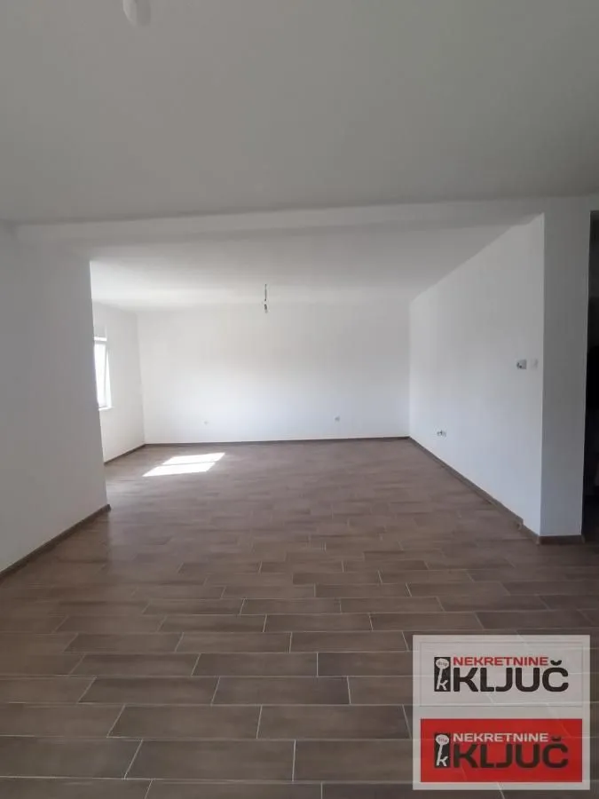 Prodaja, stan, 110m², Veternik, Novi Sad Sve Podlokacije