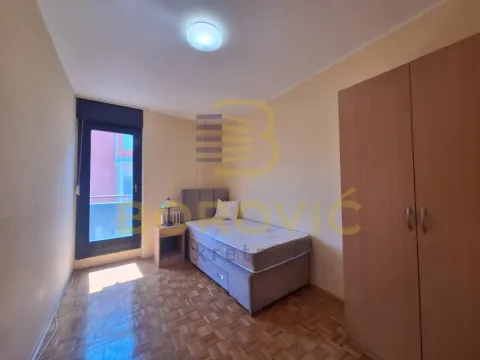 Izdavanje, četvorosoban stan, 100m², Kalenić Pijaca, Vračar Sve Podlokacije - image 17