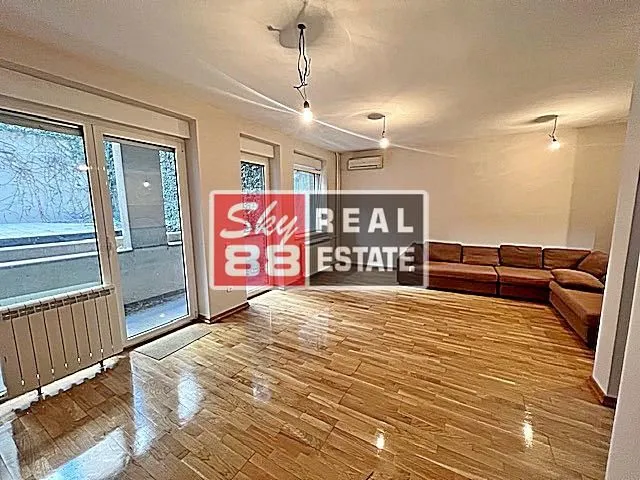Sale, three bedroom apartment, 74m², Vračar Hram, Vračar Sve Podlokacije